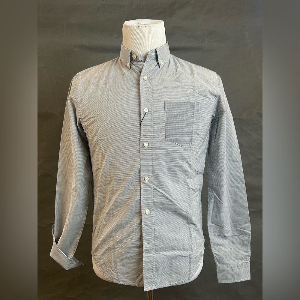 NWT Vince. Grey Button Down Shirt with Fine stripes
